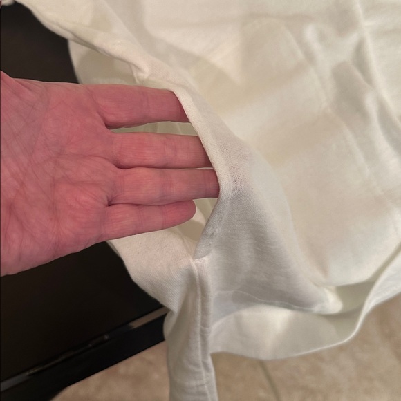 White/Ivory Free people Top with pockets! This t shirt is about mid thigh! - Picture 7 of 7